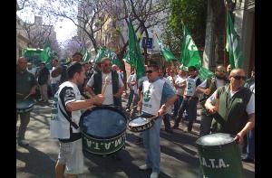 DEFENDIENDO LOS PUESTO DE TRABAJOS DE OTROS G