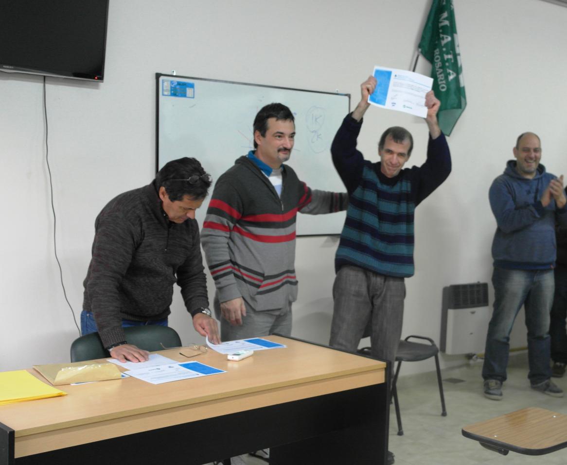 ENTREGA DE CERTIFICADOS A LOS GRADUADOS DE CH