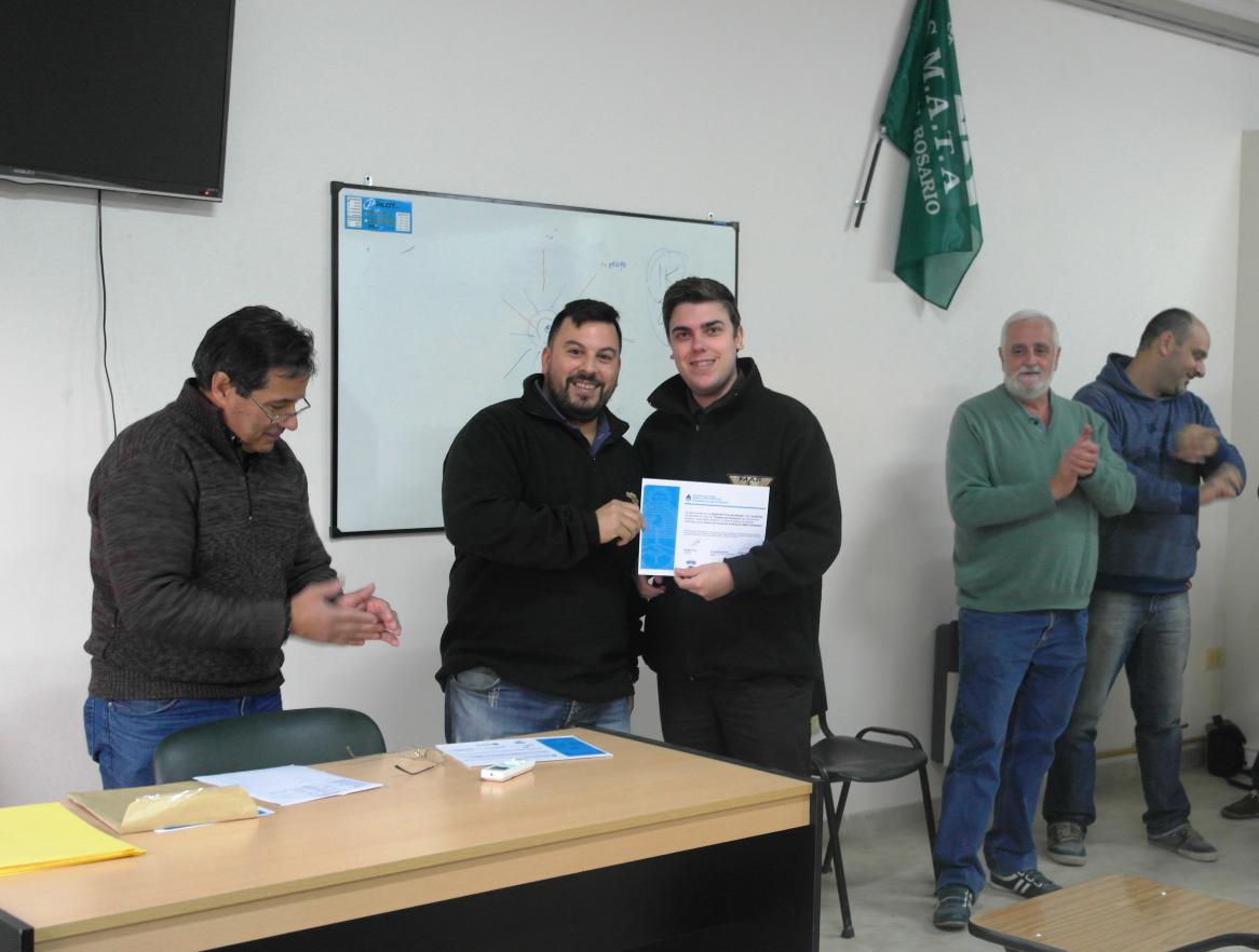 ENTREGA DE CERTIFICADOS A LOS GRADUADOS DE CH