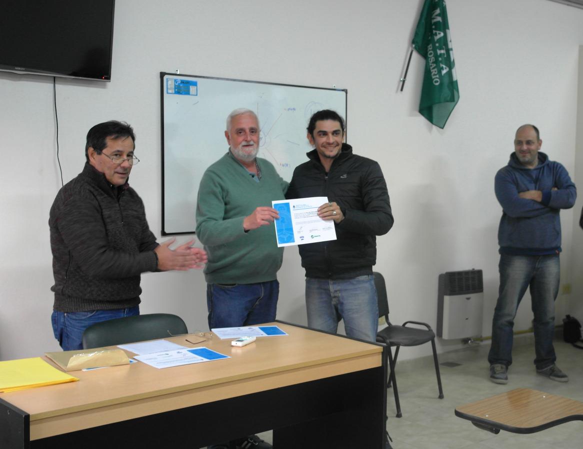 ENTREGA DE CERTIFICADOS A LOS GRADUADOS DE CH