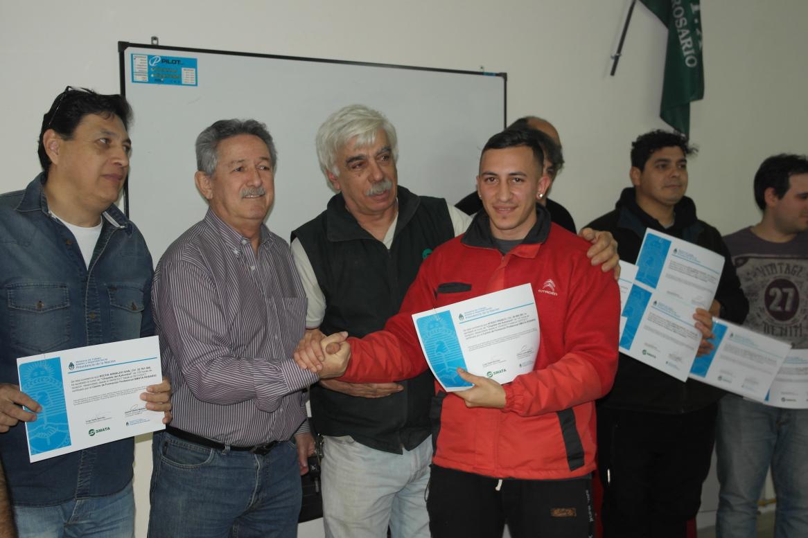 ENTREGA DE CERTIFICADOS Y COMIENZO DE CURSOS